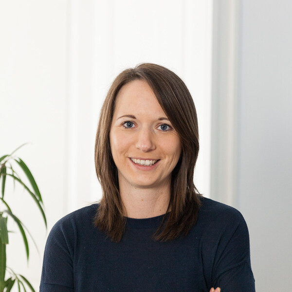 Jessica Ölz - Absolventin des Bachelorstudiengangs Sport-, Kultur- und Veranstaltungsmanagement | © FH Kufstein Tirol Jessica Ölz, Absolventin des Bachelorstudiengangs Sport-, Kultur- und Veranstaltungsmanagement | © FH Kufstein Tirol