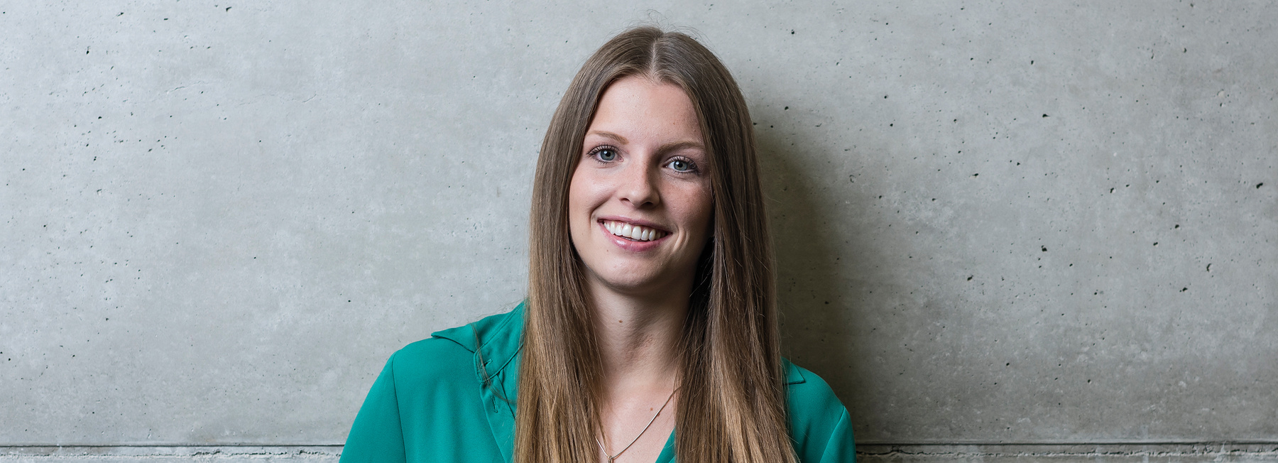 Studentin FH Kufstein Tirol - Masterstudiengang ERP-Systeme & Geschäftsprozessmanagement - Berufsbegleitend | © FH Kufstein Tirol Studentin FH Kufstein Tirol, Masterstudiengang ERP-Systeme & Geschäftsprozessmanagement, Berufsbegleitend | © FH Kufstein Tirol