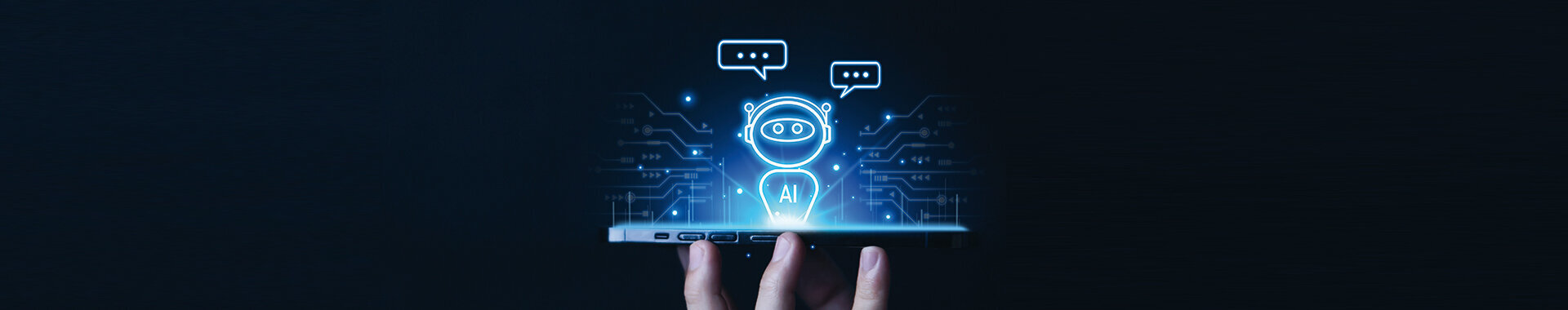 Die Lichtprojektion eines kleinen Roboters scheint aus dem Bildschirm eines Smartphones hinaus. | © AdobeStock.VRVIRUS