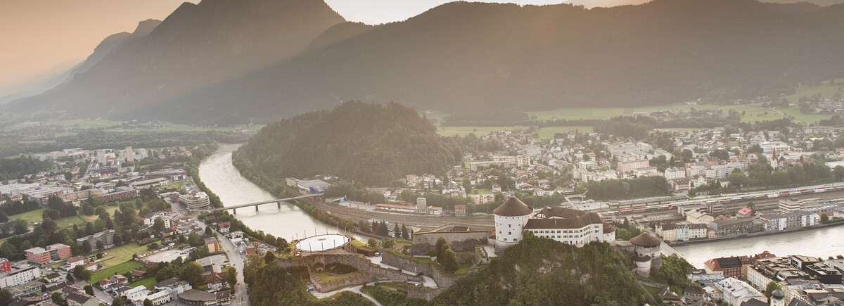 Die Stadt Kufstein von oben mit Blick auf Festung und Inn | © TVB Kufsteinerland