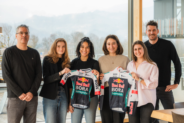 V.l.n.r.: Projekt-Coach Prof. (FH) Dr. Peter Schneckenleitner, Leonie van der Vorst, Vanessa Mariacher, Emelie Asböck, Nina Gärtner und Martin Brückner von Redbull – BORA - hansgrohe | © BORA/David Ried