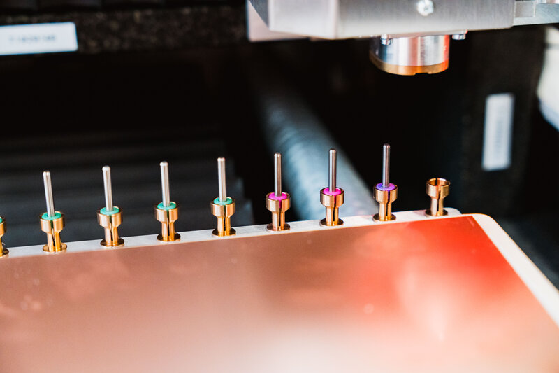 Makers_Lab_Maschinenwerkzeug Eine Nahaufnahme von den Werkzeugen der Schneidmaschine.