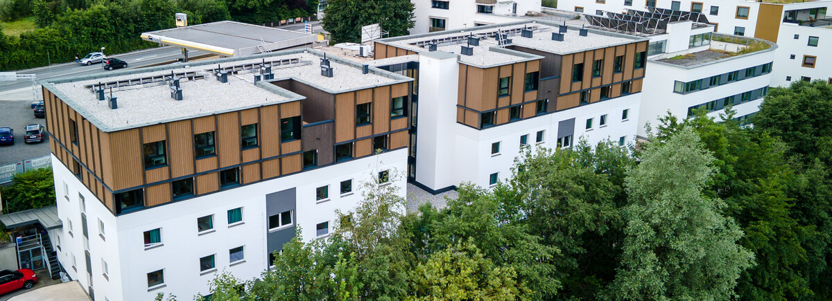 Eine Aufsicht aller Gebäude der International Student Residence der FH Kufstein Tirol. | © Holzbau Lengauer-Stockner GmbH