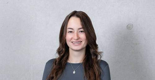Simone Walch - Wissenschaftliche Mitarbeiterin Coding & Digital Design / Web Engineering & IT Solutions | © FH Kufstein Tirol Simone Walch, Wissenschaftliche Mitarbeiterin Coding & Digital Design / Web Engineering & IT Solutions | © FH Kufstein Tirol