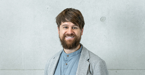 Thomas Schmiedinger - Stv. Studiengangsleiter Smart Products & Solutions / Smart Products & AI-driven Development, Professor (FH) für Maschinenbau & Digitalisierung | © FH Kufstein Tirol Thomas Schmiedinger, Stv. Studiengangsleiter Smart Products & Solutions / Smart Products & AI-driven Development, Professor (FH) für Maschinenbau & Digitalisierung | © FH Kufstein Tirol