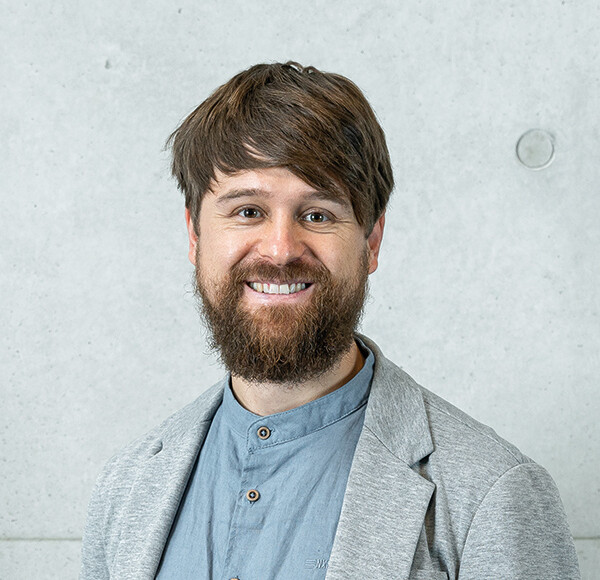 Thomas Schmiedinger - Stv. Studiengangsleiter Smart Products & Solutions / Smart Products & AI-driven Development, Professor (FH) für Maschinenbau & Digitalisierung | © FH Kufstein Tirol Thomas Schmiedinger, Stv. Studiengangsleiter Smart Products & Solutions / Smart Products & AI-driven Development, Professor (FH) für Maschinenbau & Digitalisierung | © FH Kufstein Tirol