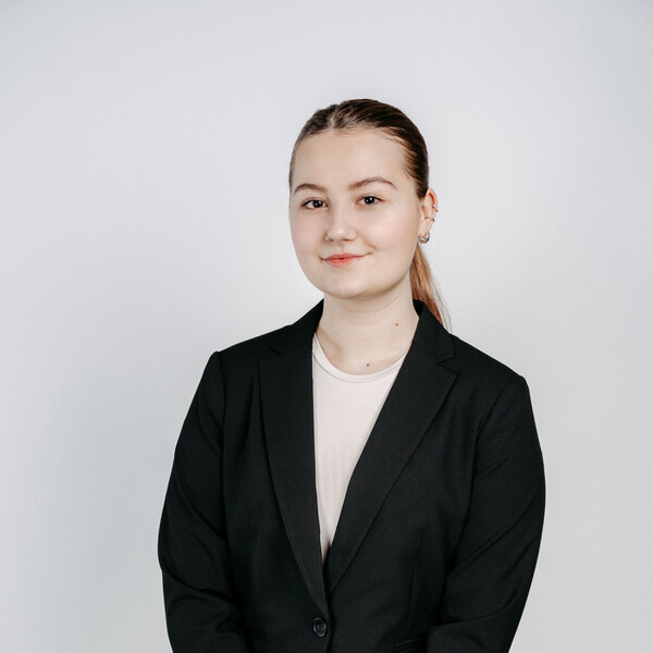 Natalie Gasser, Studentin im Bachelorstudiengang Facility Management & Immobilienwirtschaft | © FH Kufstein Tirol Natalie Gasser, Studentin im Bachelorstudiengang Facility Management & Immobilienwirtschaft | © FH Kufstein Tirol