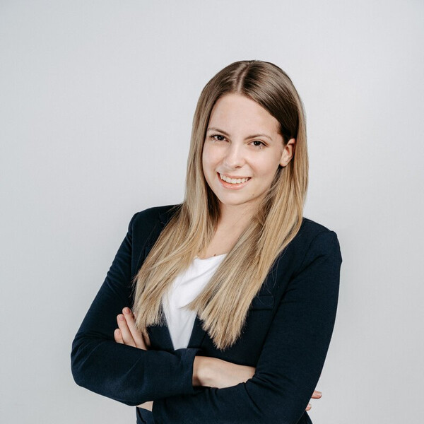 Sophie Hemetsberger - Studentin im Bachelorstudiengang Leadership & Business Management | © FH Kufstein Tirol Sophie Hemetsberger, Studentin im Bachelorstudiengang Leadership & Business Management | © FH Kufstein Tirol
