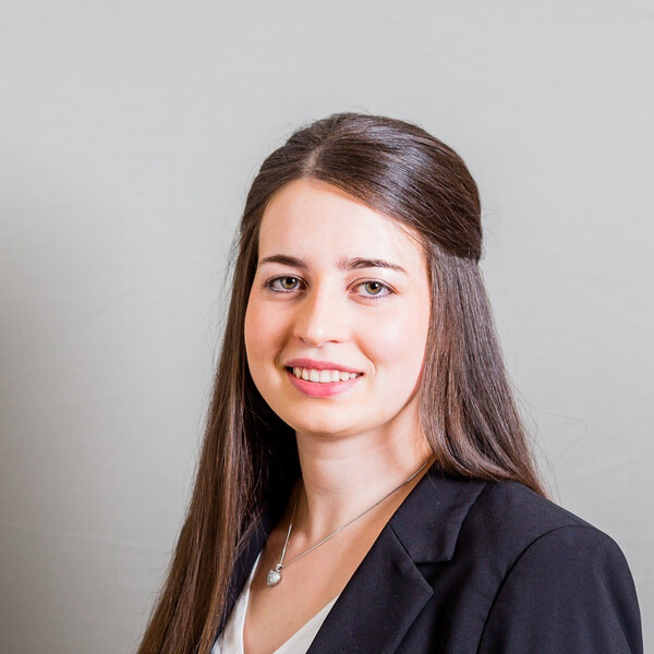 Victoria Petermaier, Absolventin im Masterstudiengang Data Sciences & Intelligent Analytics | © FH Kufstein Tirol Victoria Petermaier, Absolventin im Masterstudiengang Data Sciences & Intelligent Analytics | © FH Kufstein Tirol